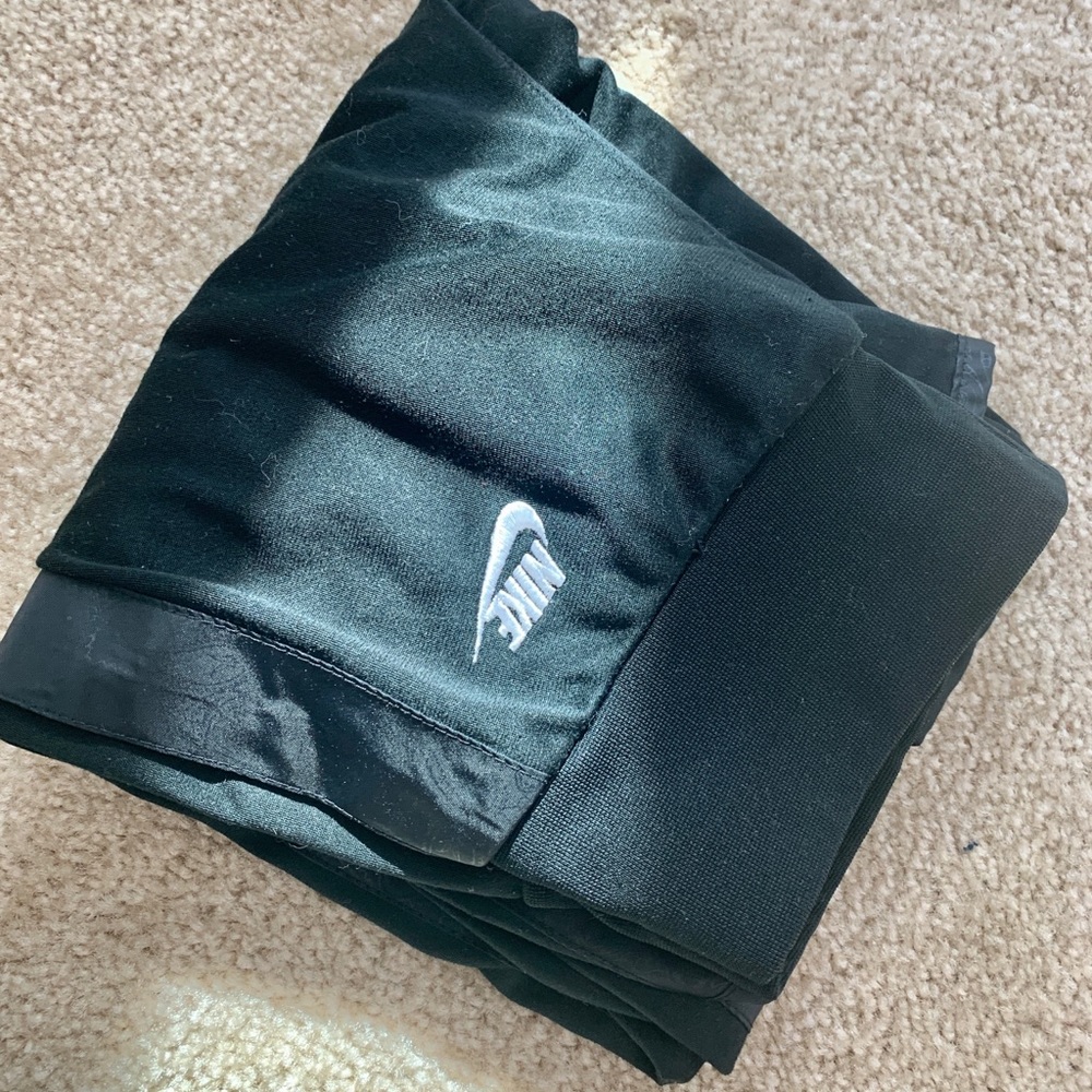 Nike cropped pants